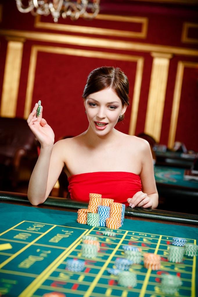 f61con Esports Bonus Cashback Myanmar — VIP ကစားသမားများ Esports Betting ဆုပေါက်ငွေ MMK ထုတ်ယူနေသော မြင်ကွင်း