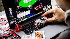 မြန်မာ ဘောလုံးနှင့် Esports ကစားခြင်း